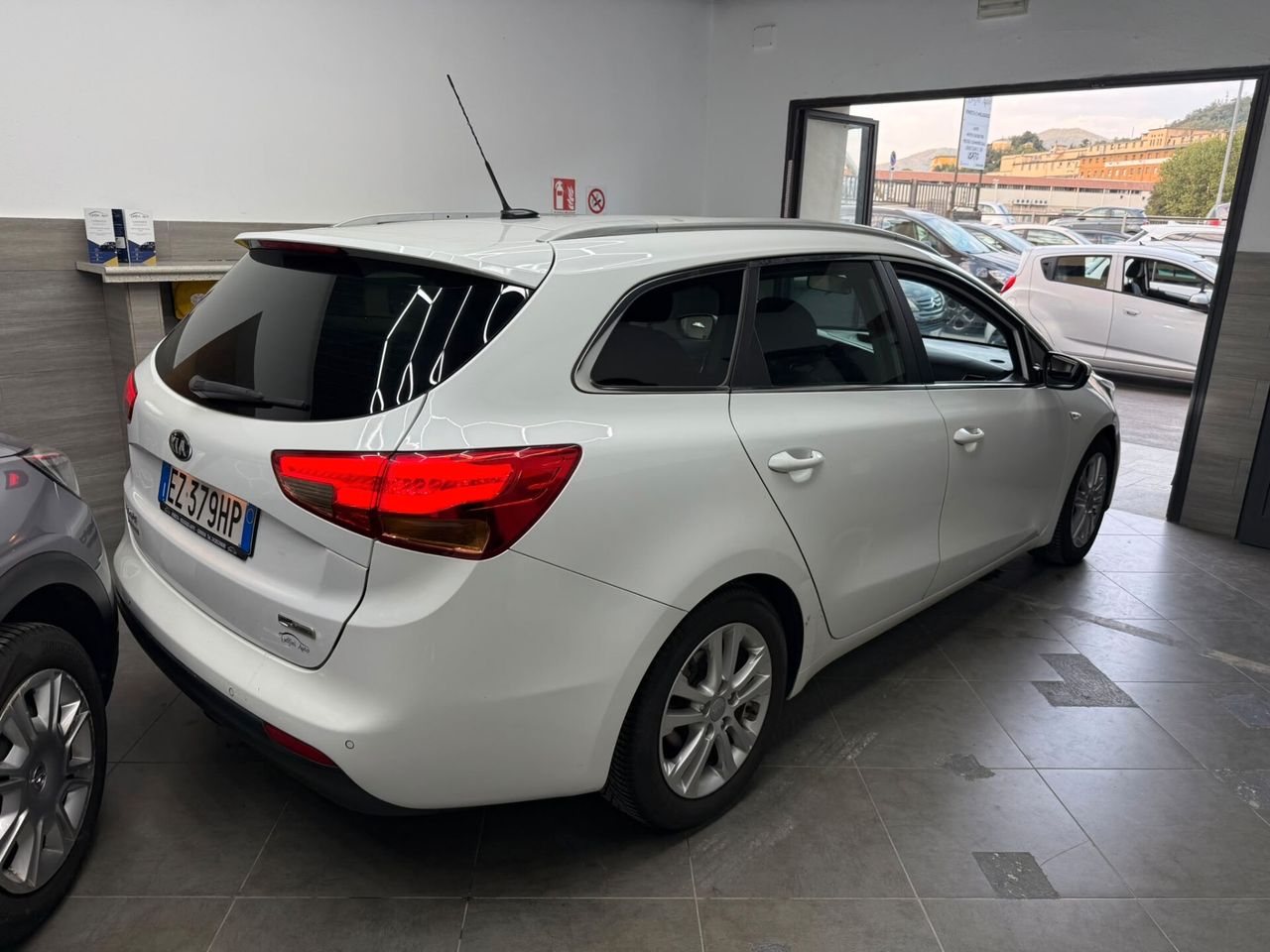 Kia Ceed cee'd 1.6 CRDi 128 CV SW Stop&Go high tech — foto aggiuntiva