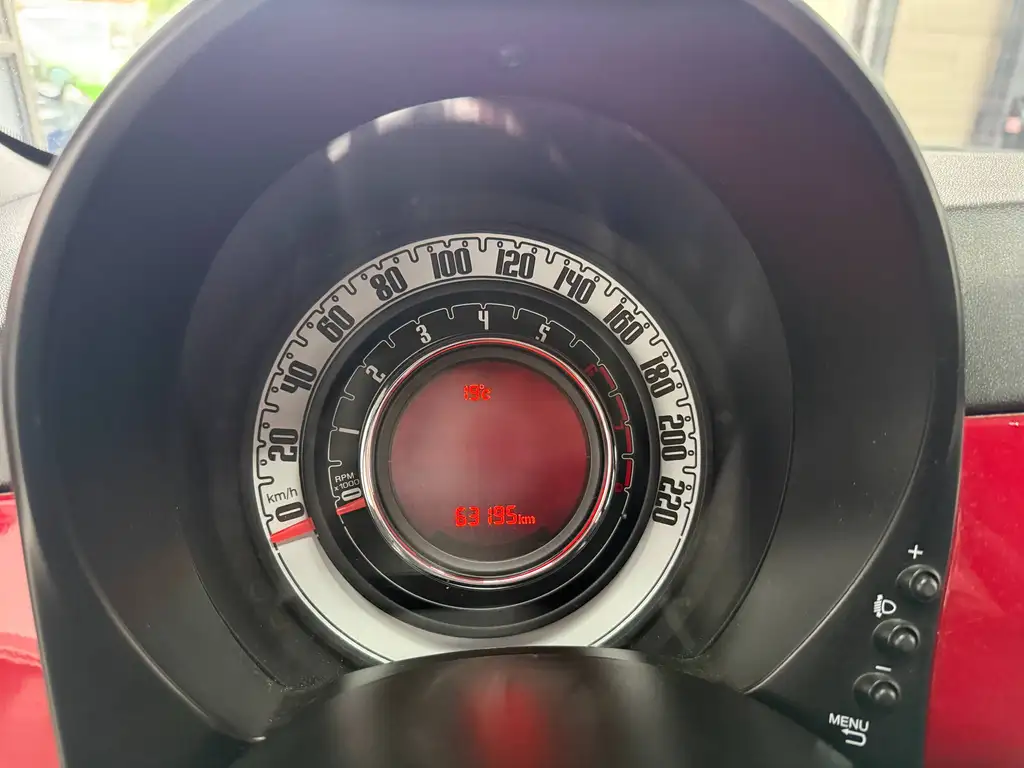 Fiat 500 1.0 69cv CLUB RED HYBRID — foto aggiuntiva