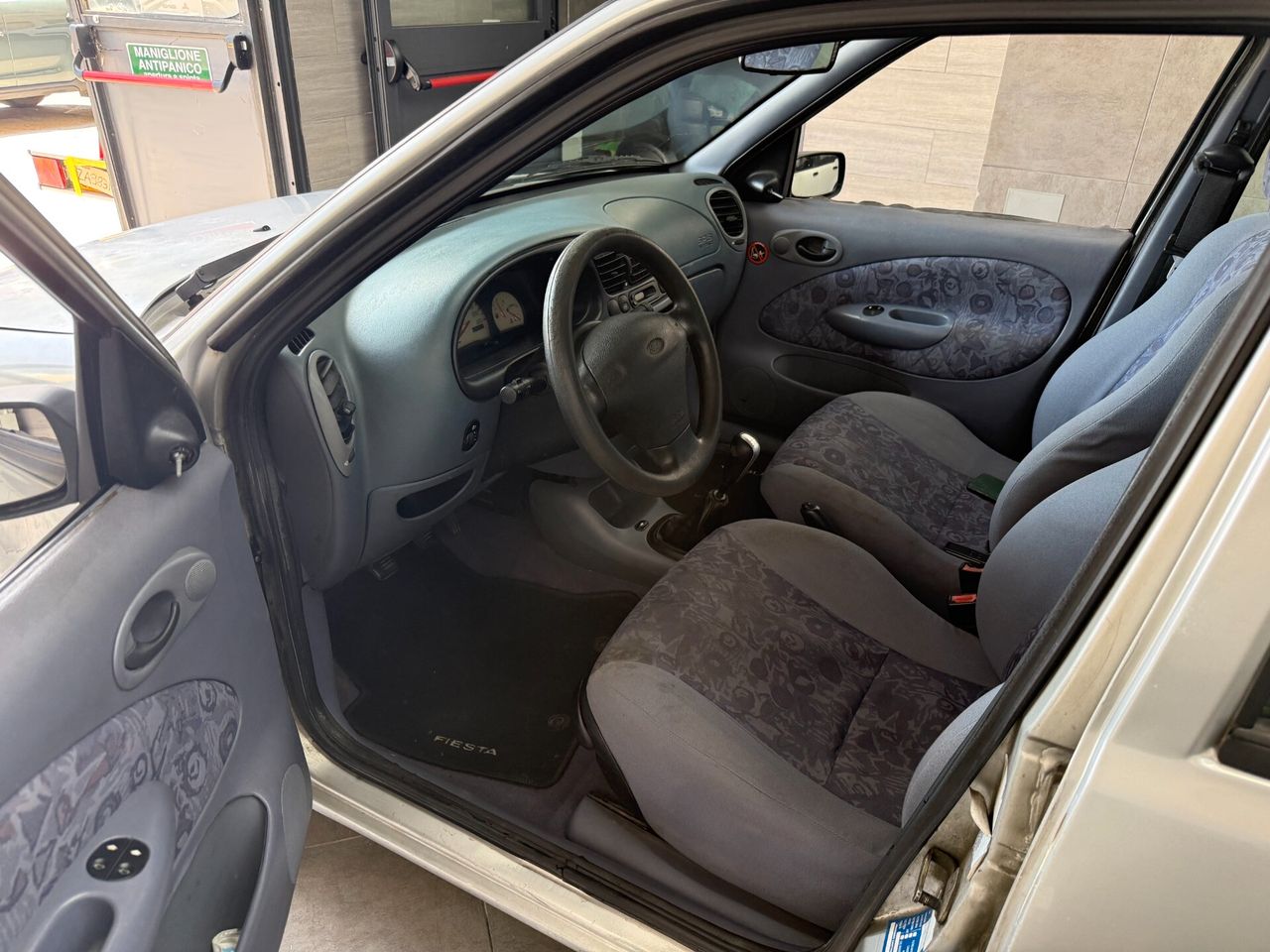Ford Fiesta 1.2i 16V cat 5 porte Ghia — foto aggiuntiva
