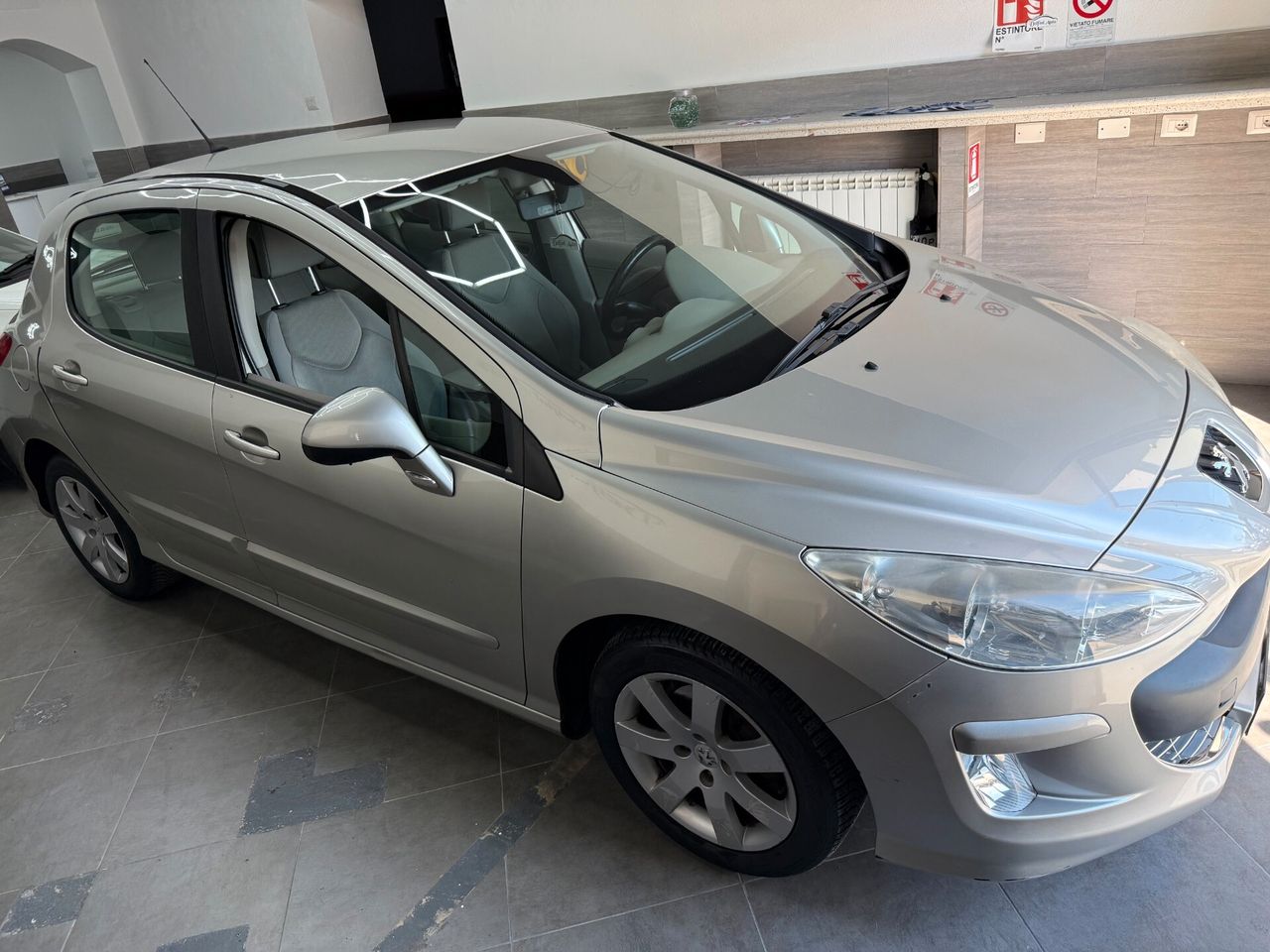 Peugeot 308 1.6 HDi 110CV 5p. Féline (6 Marce) — foto aggiuntiva