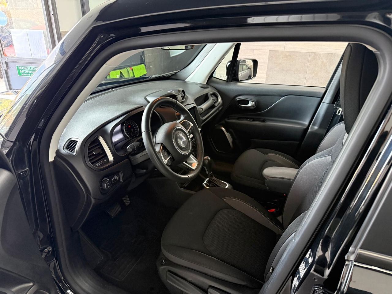Jeep Renegade 1.5 Turbo T4 MHEV Limited — foto aggiuntiva
