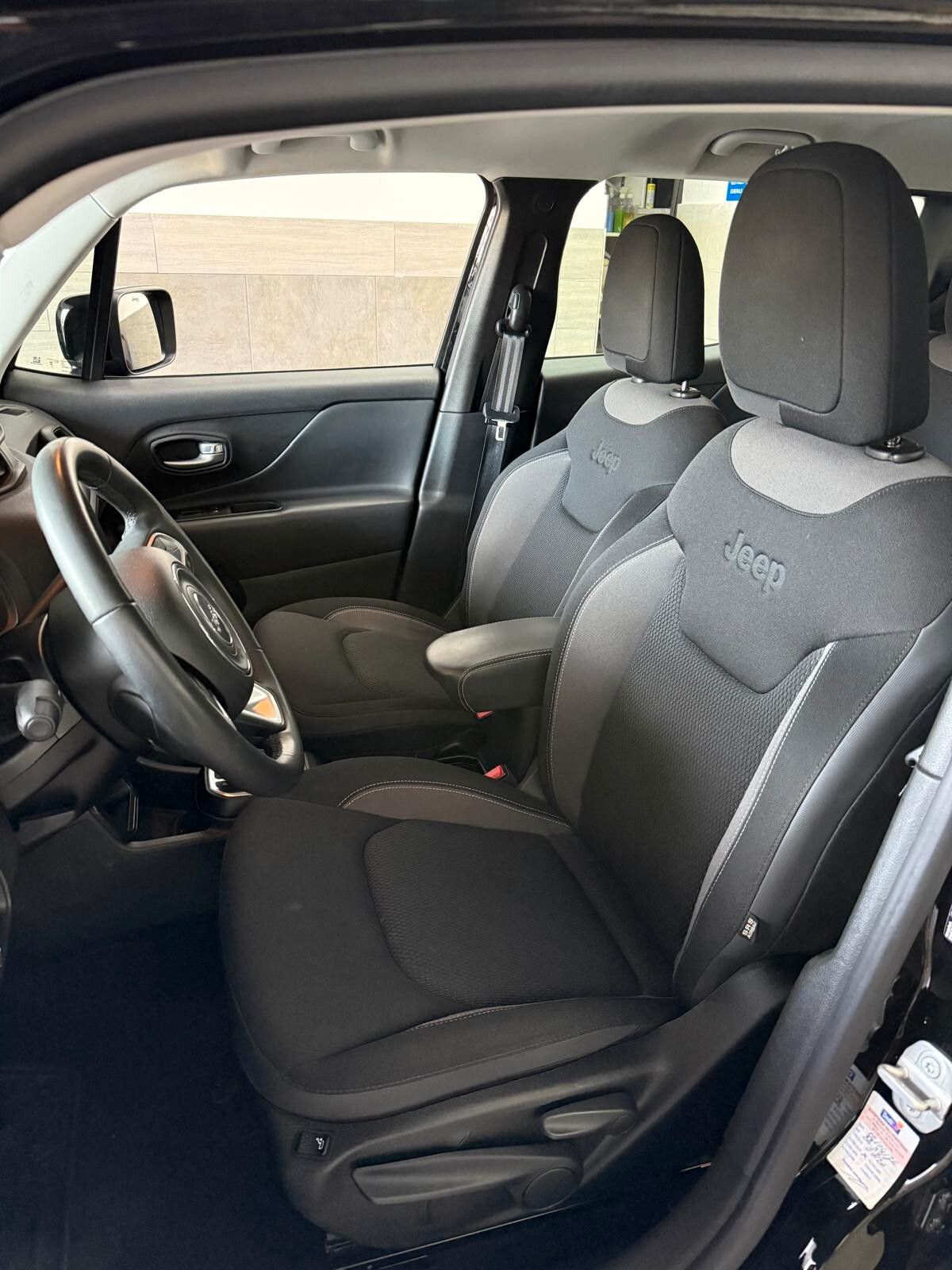 Jeep Renegade 1.5 Turbo T4 MHEV Limited — foto aggiuntiva