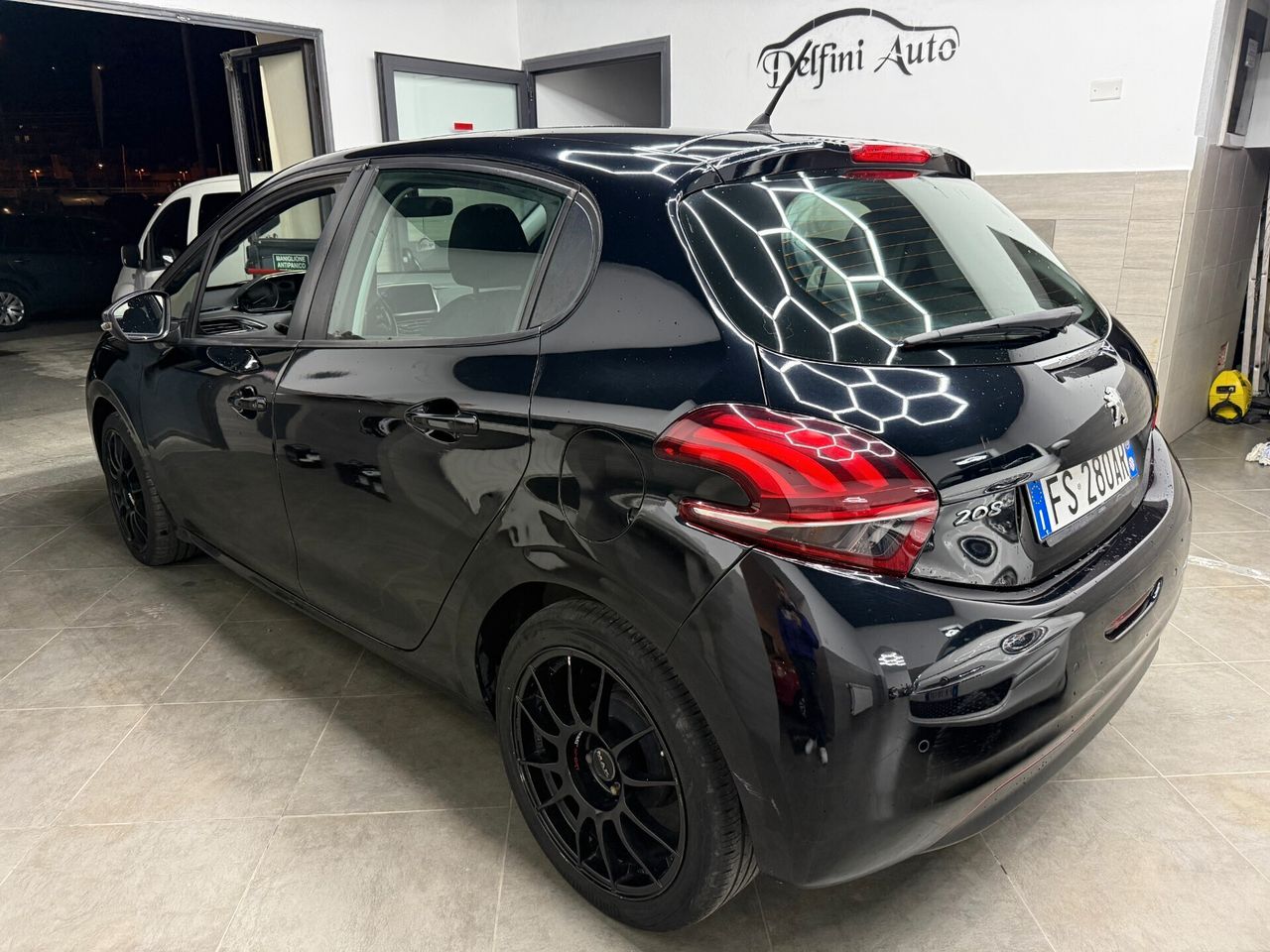 Peugeot 208 PureTech 82 Stop&Start 5 porte Allure — foto aggiuntiva