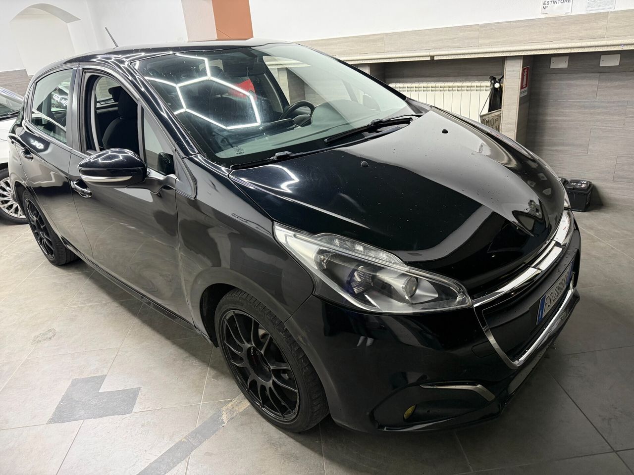 Peugeot 208 PureTech 82 Stop&Start 5 porte Allure — foto aggiuntiva