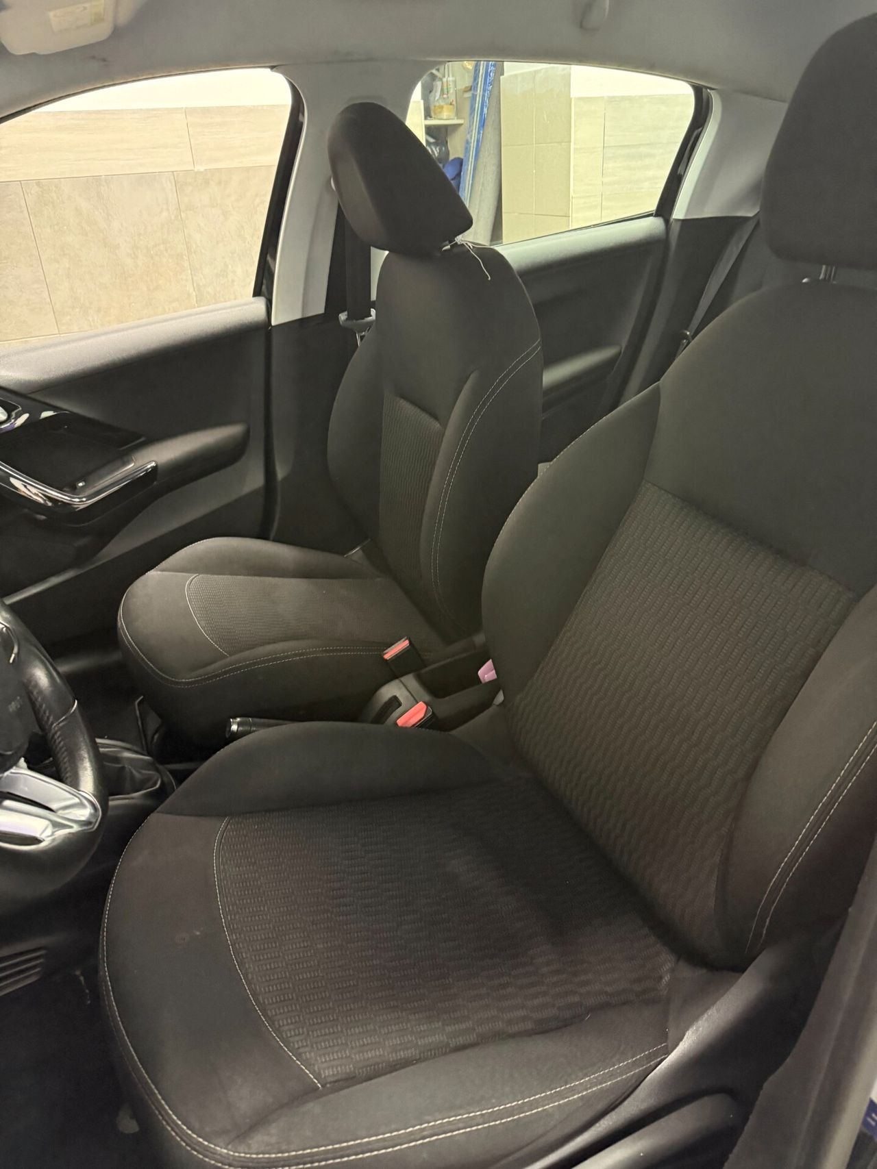 Peugeot 208 PureTech 82 Stop&Start 5 porte Allure — foto aggiuntiva