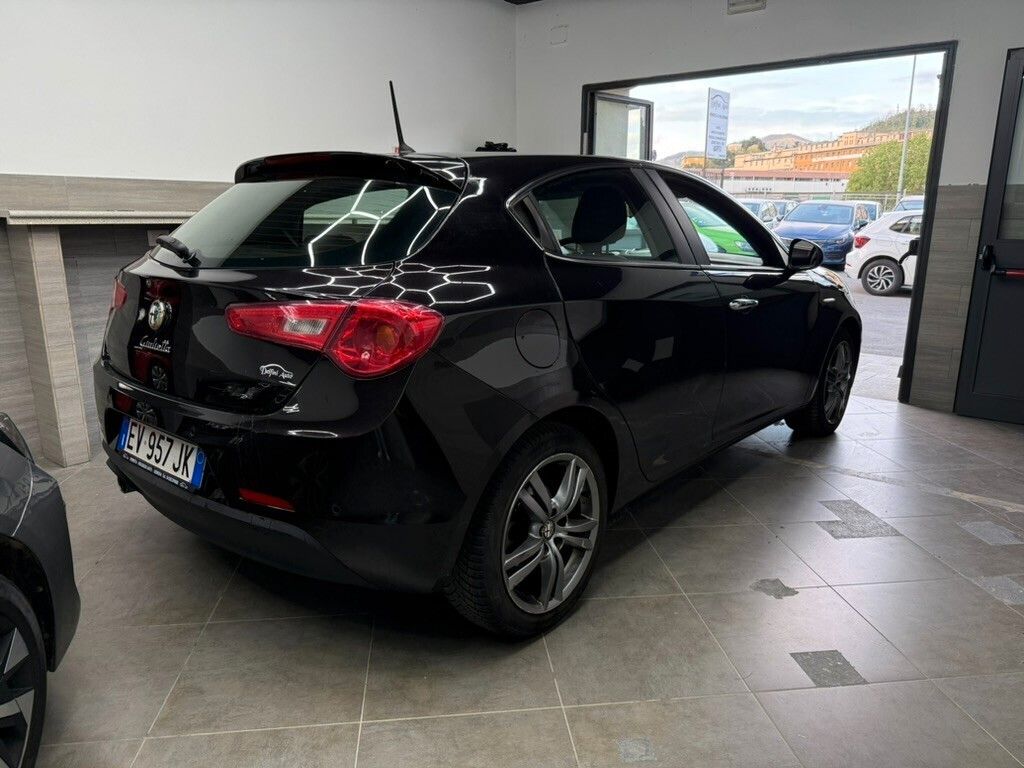 Alfa Romeo Giulietta 1.6 JTDm-2 105 CV Distinctive — foto aggiuntiva