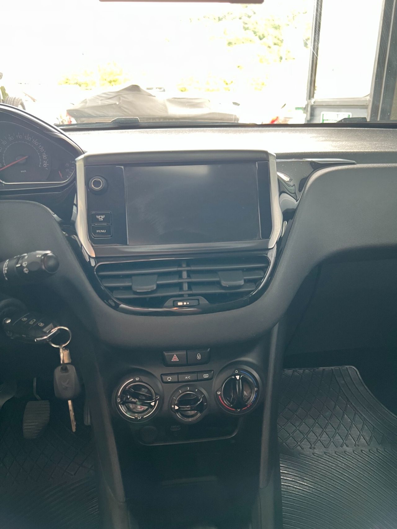 Peugeot 208 PureTech 82 5 porte Active — foto aggiuntiva