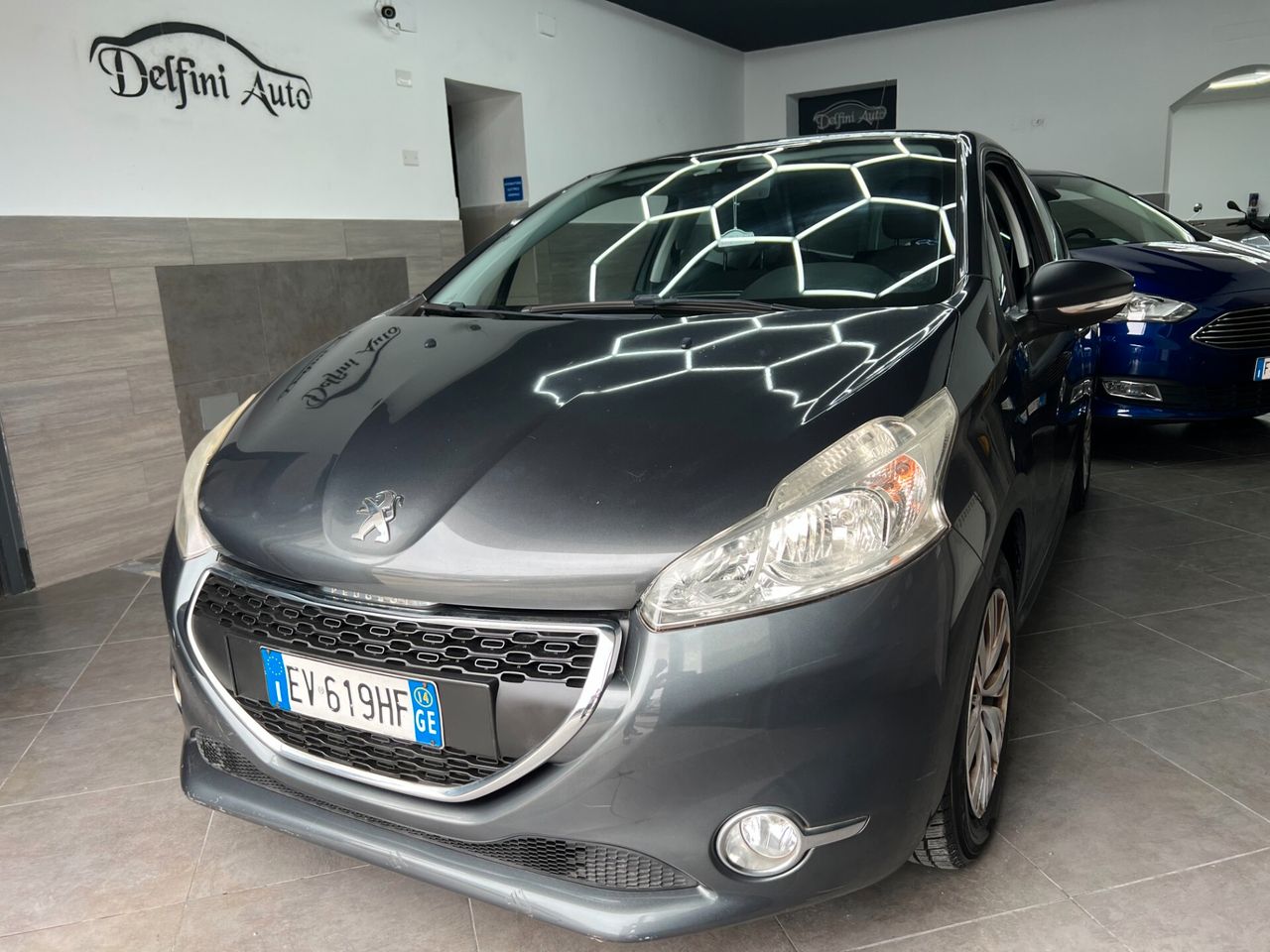 Peugeot 208 usata in vendita da Delfini Auto