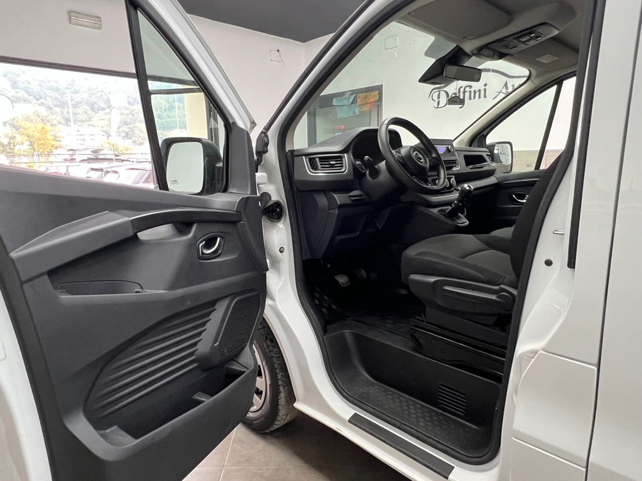 Nissan Primastar 2.0 dCi 110CV PC-TN Bus — foto aggiuntiva