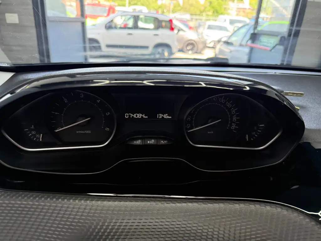 Peugeot 208 I 2015 3p 1.6 bluehdi Allure 75cv — foto aggiuntiva