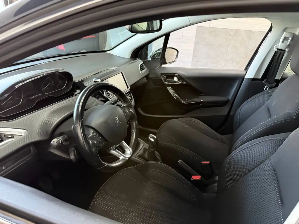Peugeot 208 I 2015 3p 1.6 bluehdi Allure 75cv — foto aggiuntiva
